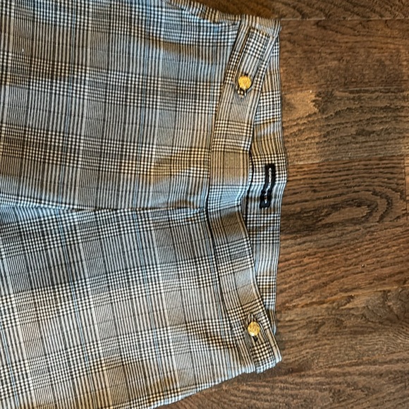 Petite slip on plaid stretch skinny pant is a go anywhere essential! - Picture 3 of 10